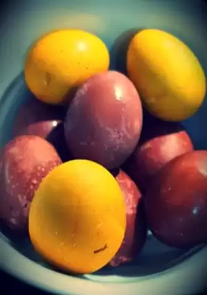 Πως να βάψουμε τα Πασχαλινά μας αυγά με φυσικό τρόπο